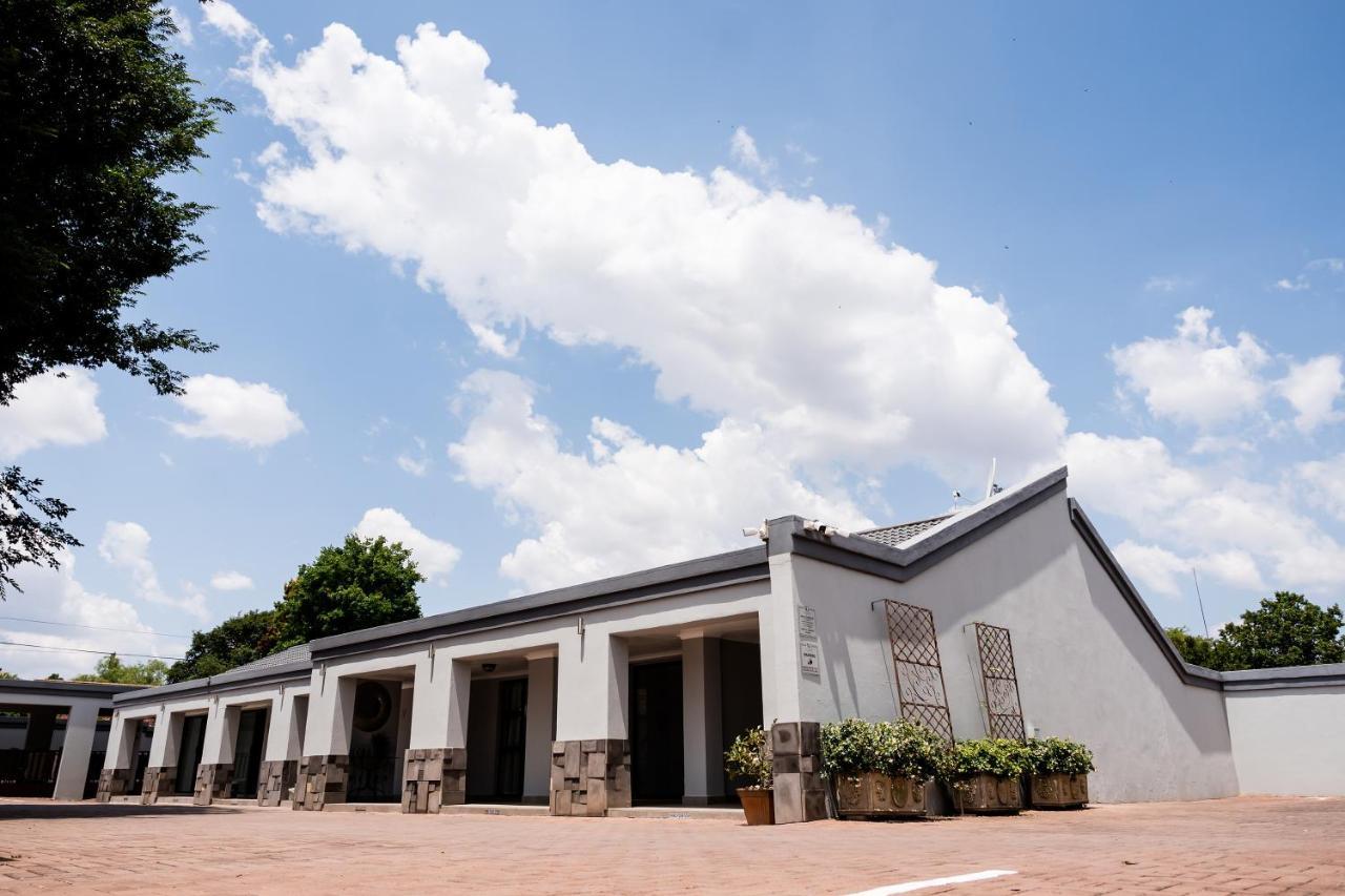 Villa Gracia Guesthouse เคลิร์กสดอร์ป ภายนอก รูปภาพ
